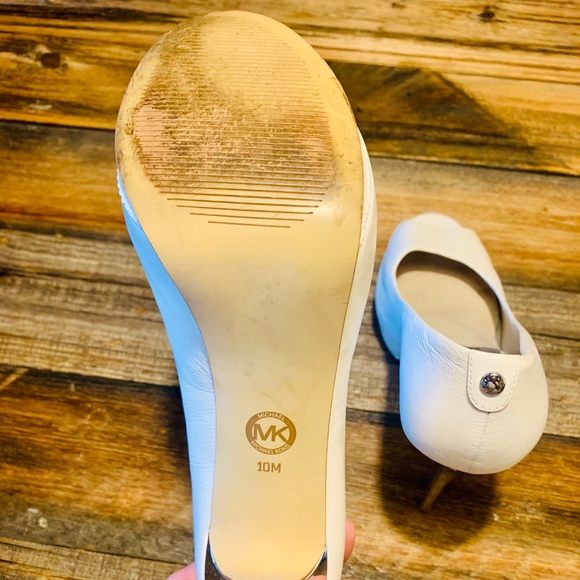 Micheal Kors 4 inch white high heel - Picture 5 of 5